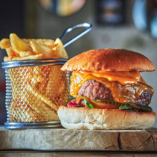 Heimburger med fries